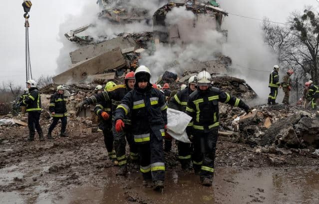 Sulmi ajror rus vret 11 persona në Ukrainë, infrastruktura e gazit në shënjestër