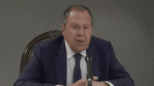Lavrov thotë se ideja e pranimit të Ukrainës në NATO përbën një "kërcënim direkt" për Rusinë
