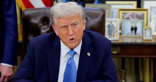 Kina njofton veprime hakmarrëse teksa tarifat e Trumpit hyjnë në fuqi