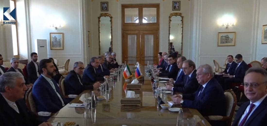Oferta nga Moska: Rusia “mësit” për SHBA-në dhe Iranin (VIDEO)