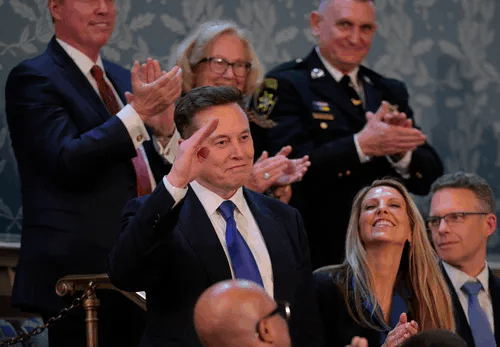 "Po punon shumë", Musk merr vëmendjen e Trumpit në Kongres, ja si reagoi miliarderi