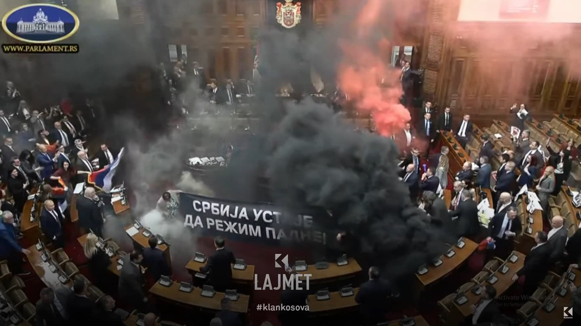 Hallakama në Serbi: I kallet Kuvendi, Bërnabiqi ofendon shqiptarët (VIDEO)