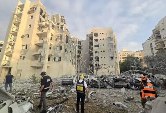 Katër të vdekur dhe 22 të plagosur pas sulmeve iraniane në jug të Izraelit