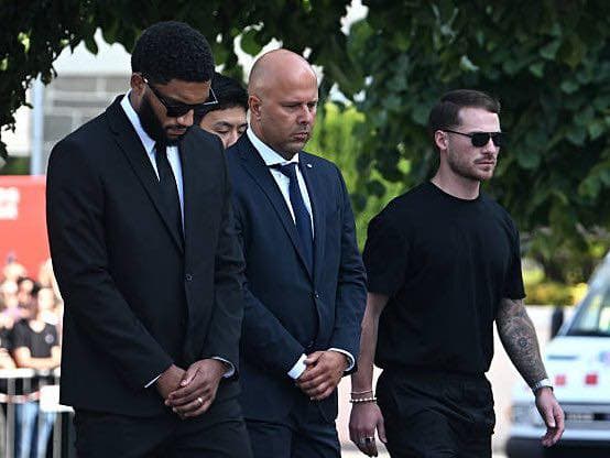 Shokët e Jotas nga Liverpooli marrin pjesë në funeralin e tij dhe të vëllait