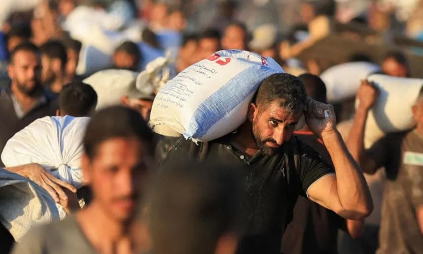 Të paktën 48 palestinezë të vrarë, dhjetëra të plagosur nga zjarri izraelit gjatë pritjes për ndihma në Gaza