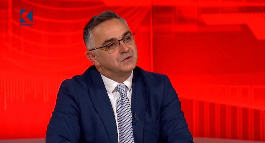 Tahiri: Qeveria në detyrë po rrezikon administratën publike me konkurse të diskutueshme dhe dobësim të shërbimit civil