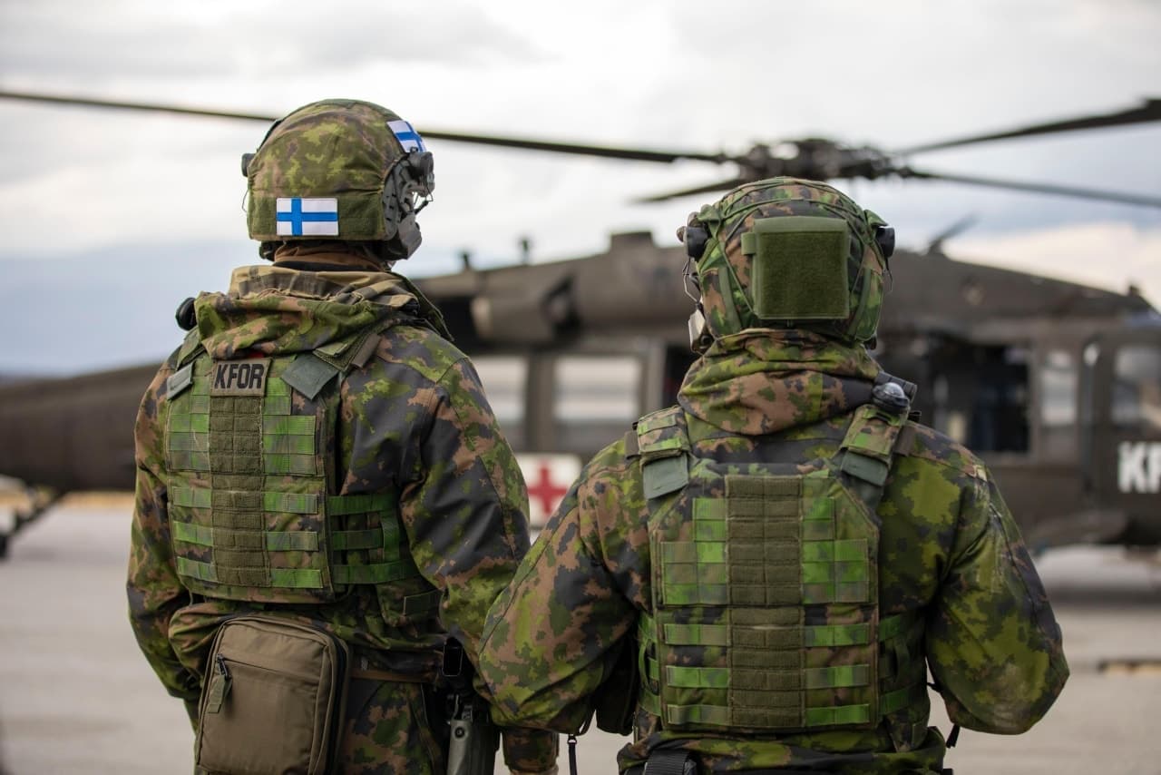 KFOR zhvillon stërvitje me helikopterin Black Hawk në Kampin Bondsteel