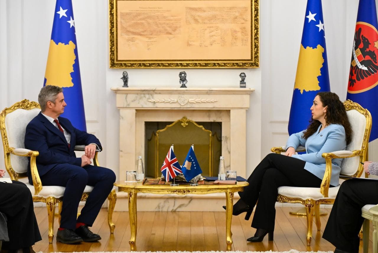 Hargreaves takohet me Osmanin, diskutohet e ardhmja euro-atlantike e Kosovës