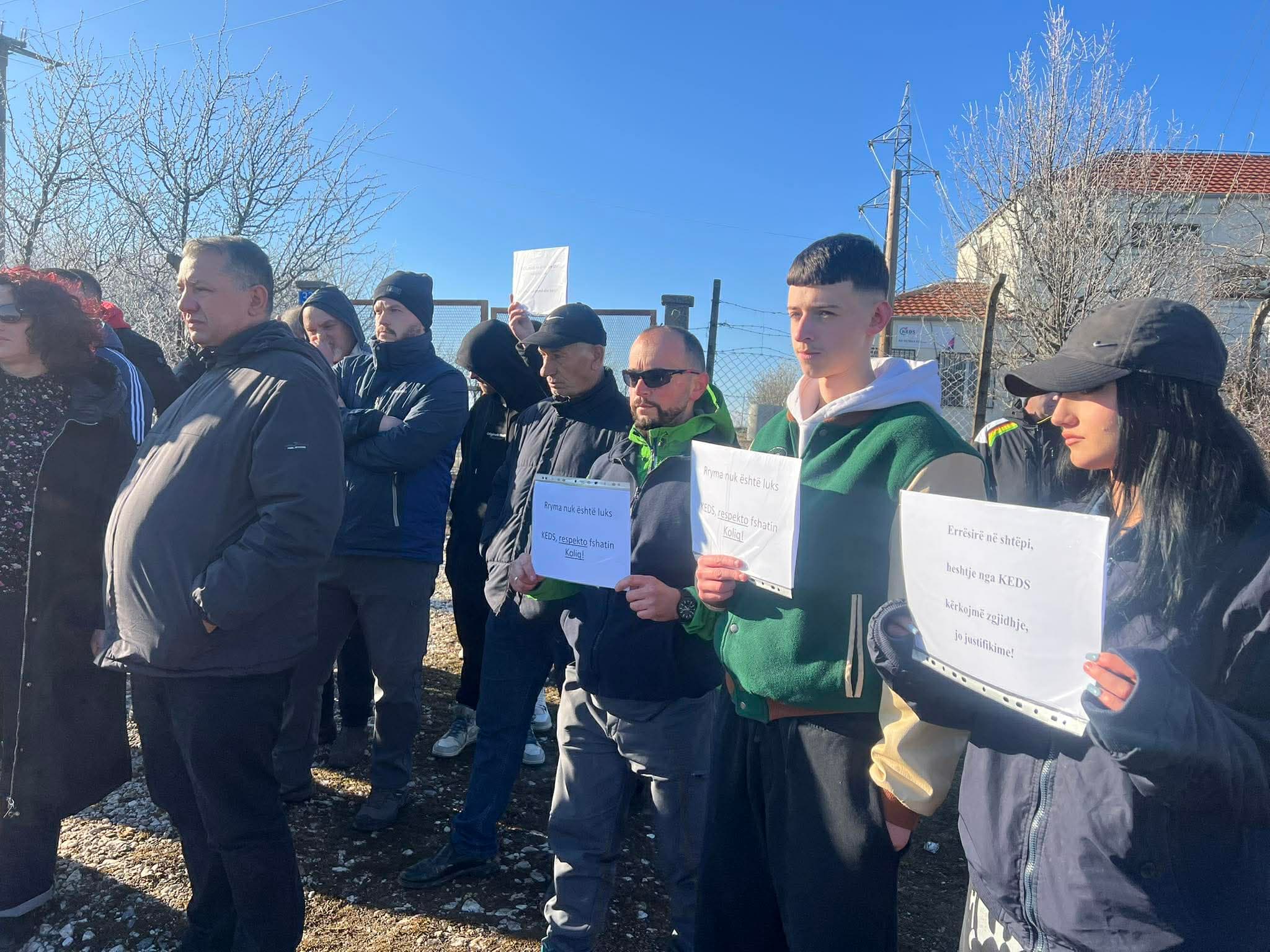 Problemet me energjinë elektrike, protestojnë banorët e fshatit Koliq