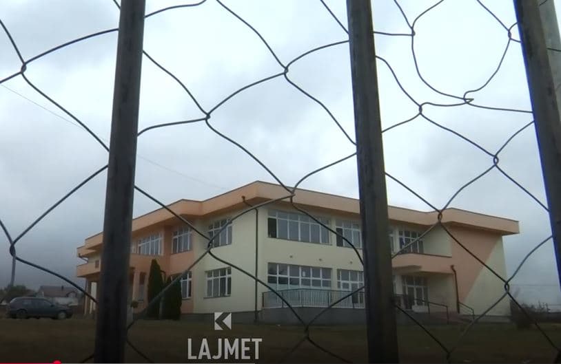Mungesa e mësimdhënësit: Gjermanishtja në shkollën e Mleqanit, si ke si s’ke (VIDEO)