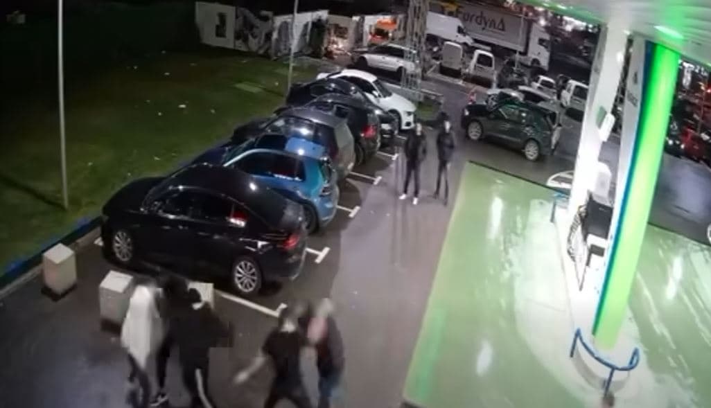 Pamje nga momenti i përleshjes në Podujevë, ku mbetën të plagosur tre persona