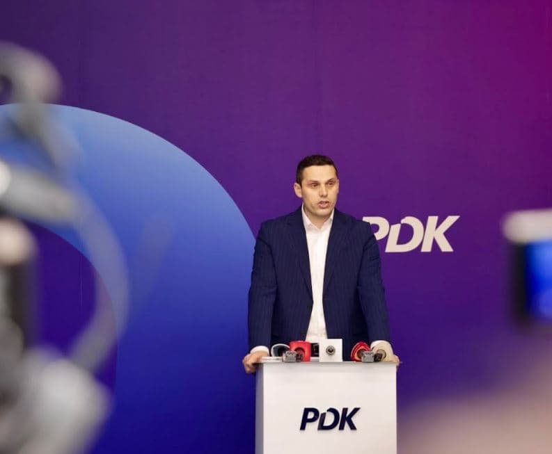 PDK: Tendenca për rishkrimin e historisë në shkolla, e papranueshme - Specialja ka devijuar nga misioni