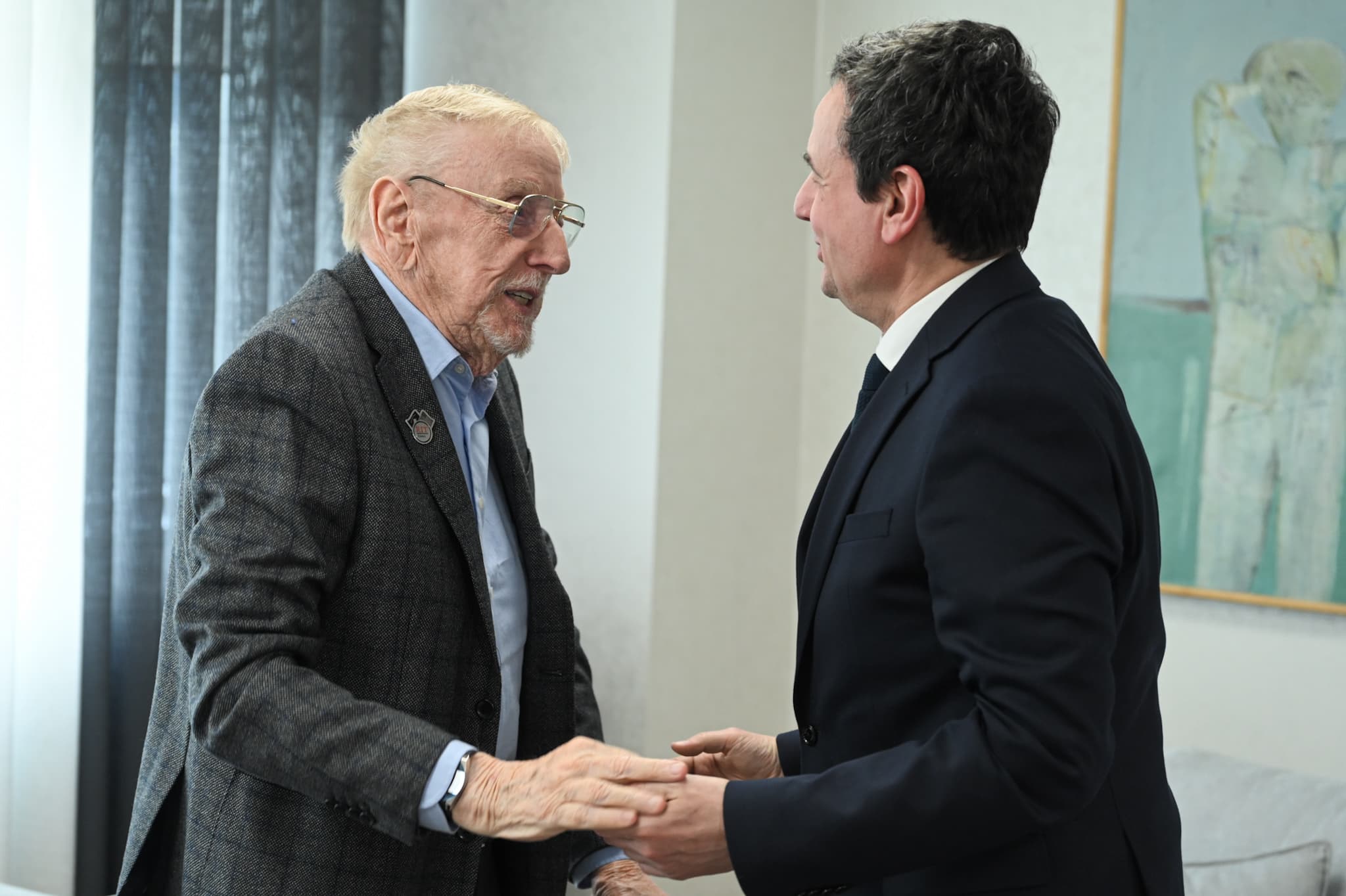 Kurti takon Walkerin, nesër të dy marrin pjesë në ceremoninë përkujtimore të Masakrës së Reçakut