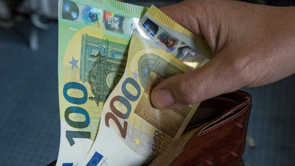 Obiliqi vendos: 350 euro euro në muaj për familjet strehuese