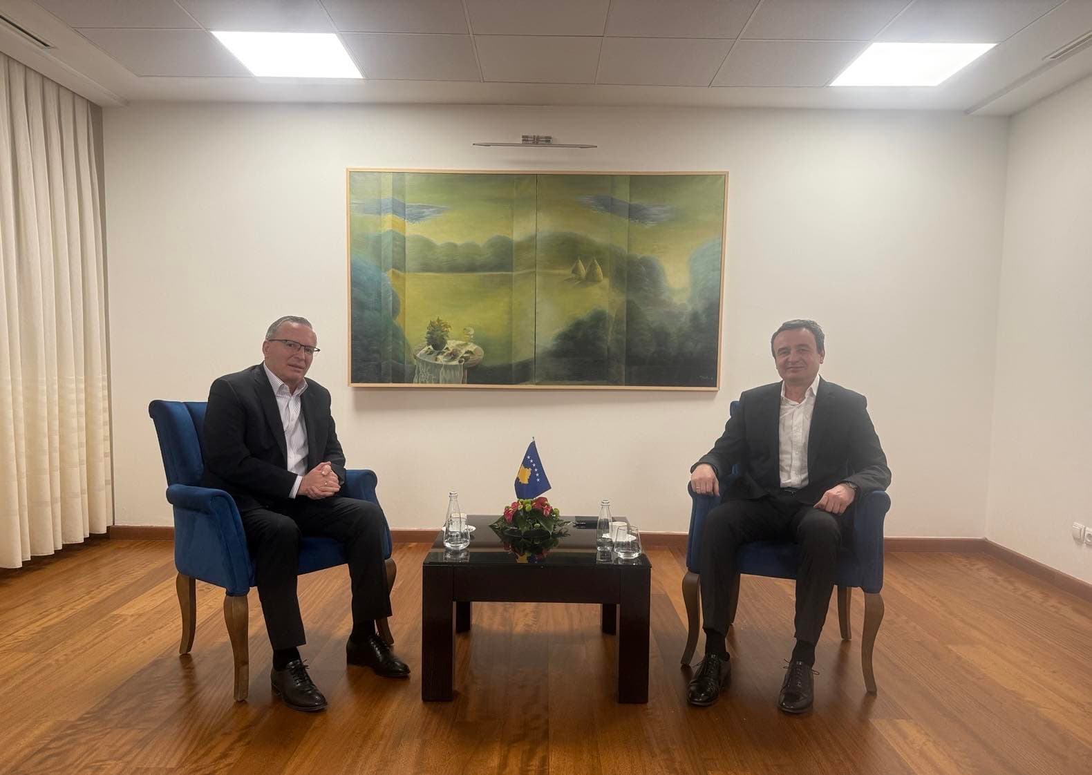 Vendtakimet për konsulta: Me Hamzën në Qeveri, me Abdixhikun në Kuvend (VIDEO)