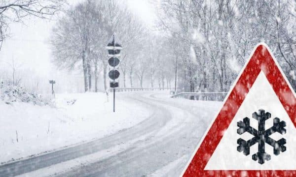 Bora dhe ngricat, policia apelon për kujdes në trafik