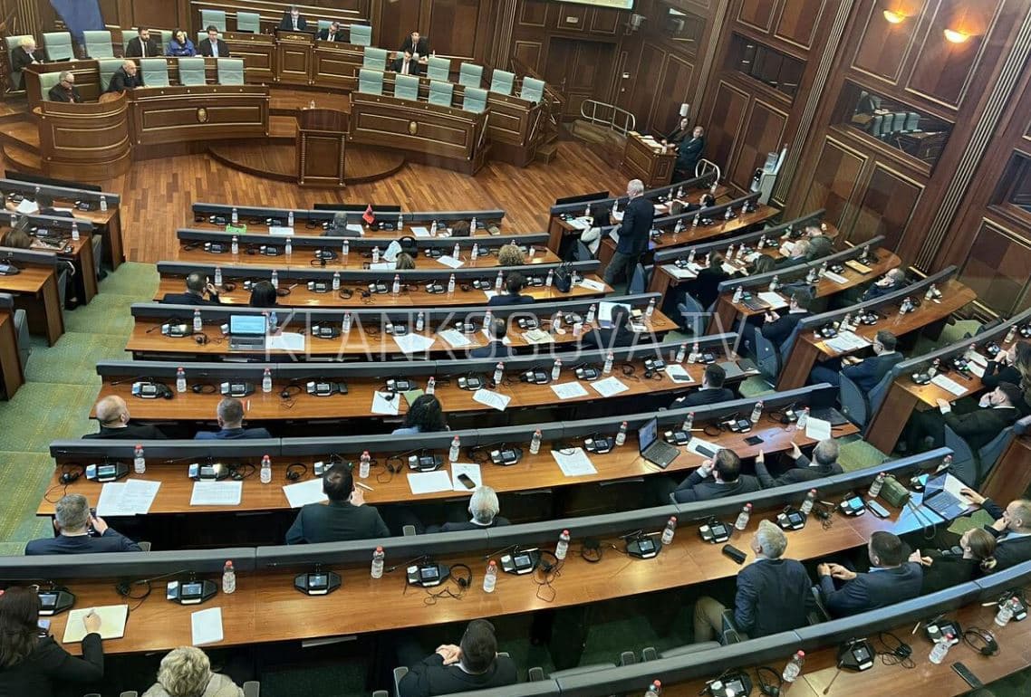 Seanca për buxhetin 2026, vetëm 25 deputetë të VV-së prezent