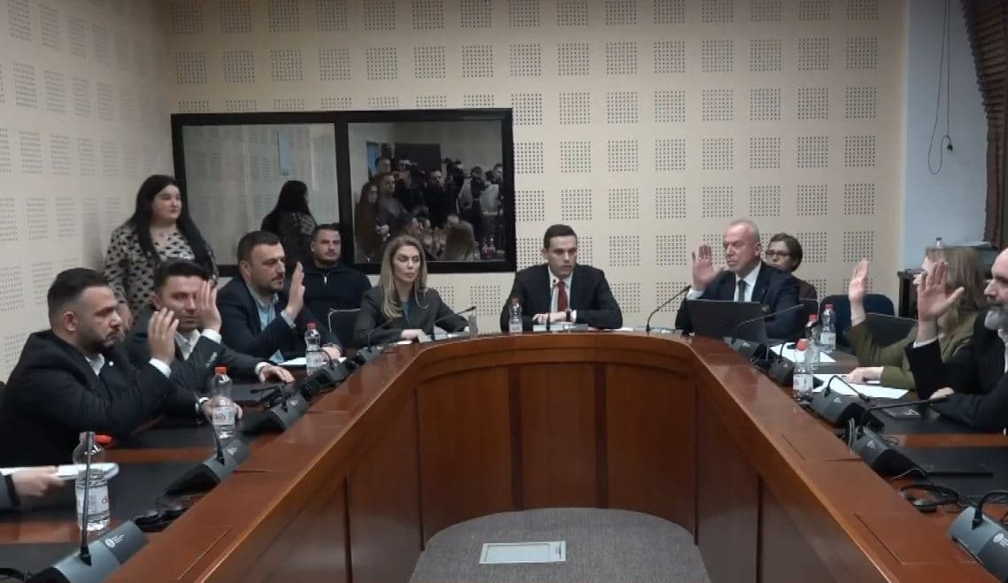Kalojnë në Komision amandamentet për zgjedhjen e presidentit nga populli
