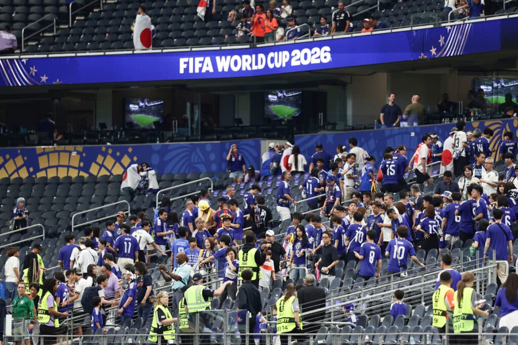 Tifozët japonezë mahnitin sërish botën, pastrojnë stadiumin pas ndeshjes me Holandën