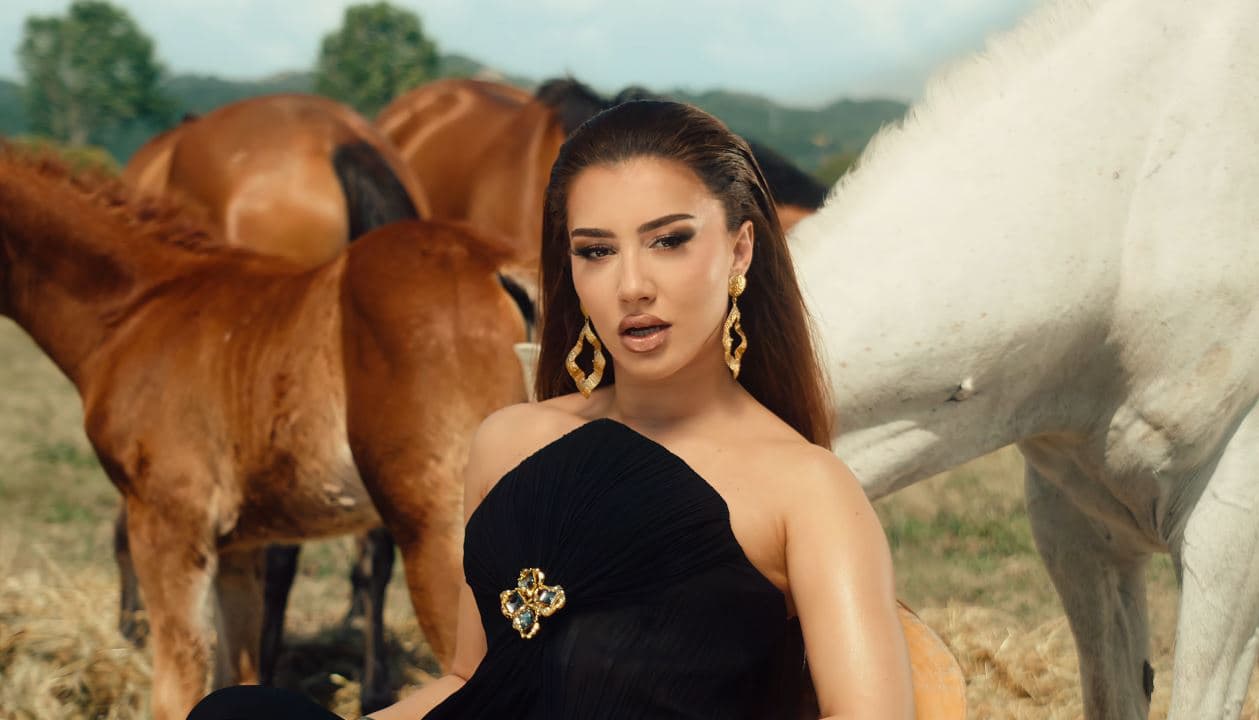 Melinda Ademi dhe Elineli publikojnë këngën “Gjiro” (VIDEO)