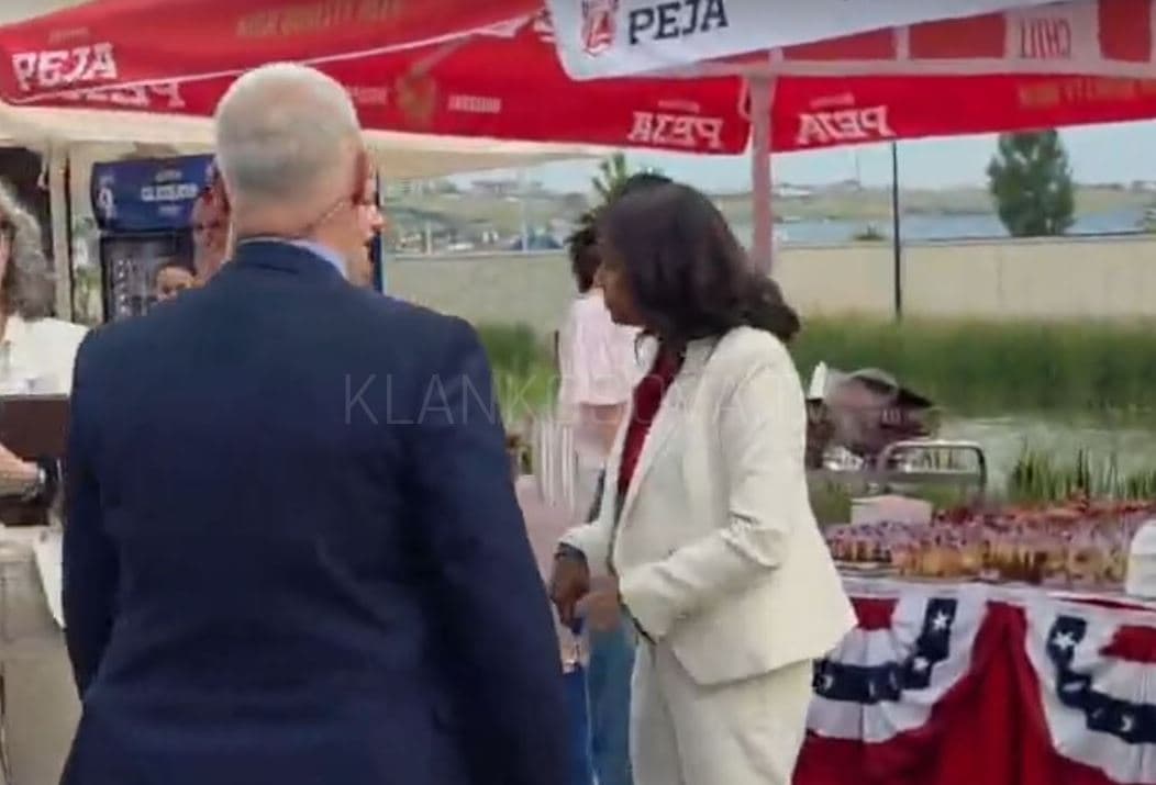 Pritja për 250-vjetorin e pavarësisë së Amerikës, Anu Prattipati arrin në festë (VIDEO)