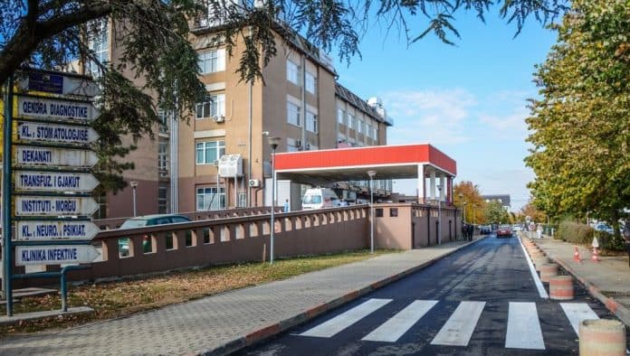 Vdes shtetasi turk në QKUK, u aksidentua javë më parë me motor në Prishtinë