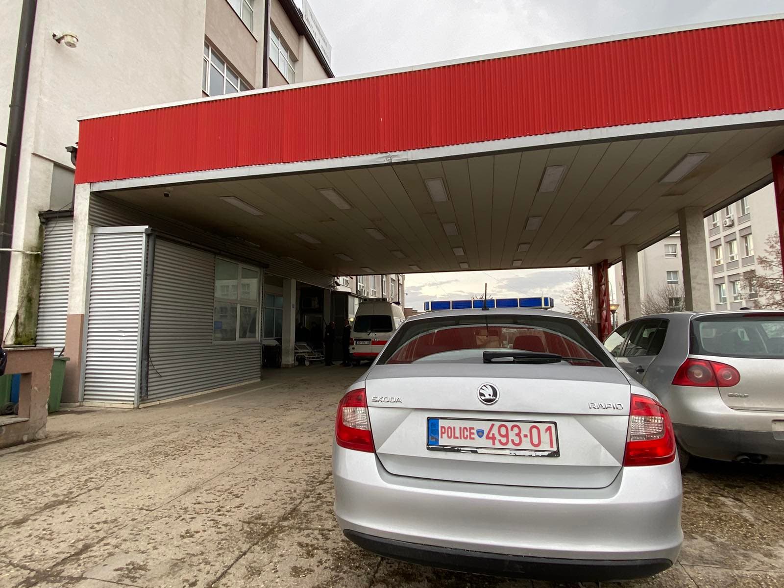 Njëri nga të plagosurit në Podujevë hyn në sallë të operimit
