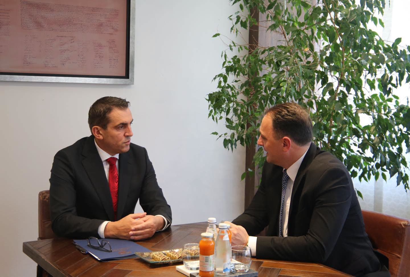 Gashi pret kreun e AKI-së, riafirmohet bashkëpunimi për forcimin e sundimit të ligjit