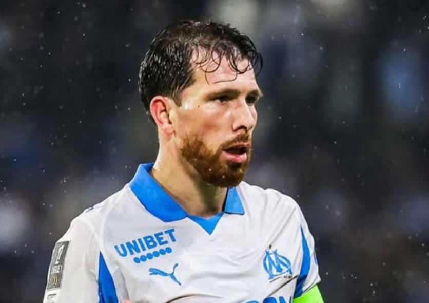 Milan vihet në lëvizje për Hojbjerg, Amorim e kërkon mesfushorin danez