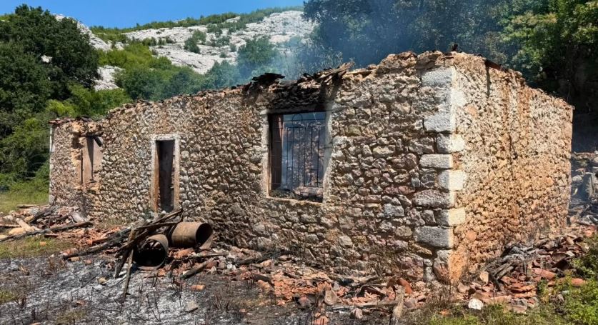Thellohet tragjedia nga zjarri në Shkodër, humbin jetën nëna me dy fëmijët e mitur