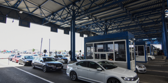 Shtohet fluksi i mërgimtarëve, deri 30 minuta pritje për të hyrë në Kosovë