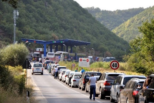 Fluks i mërgimtarëve: Te “Dheu i Bardhë” pritjet deri në 80 minuta